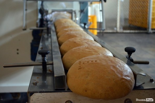 Як у Луцьку печуть хліб. ФОТО
