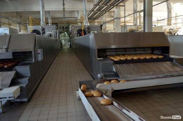 Як у Луцьку печуть хліб. ФОТО