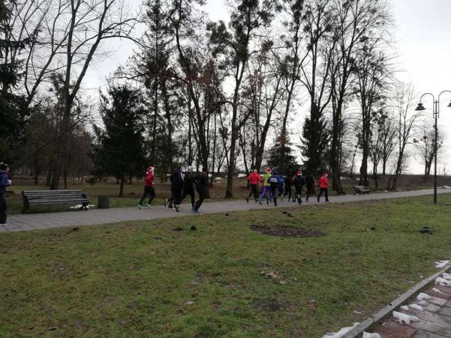 У перший ранок 2019 року лучани вийшли на святкову пробіжку. ФОТО