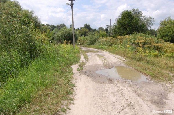 До дамби - сюди