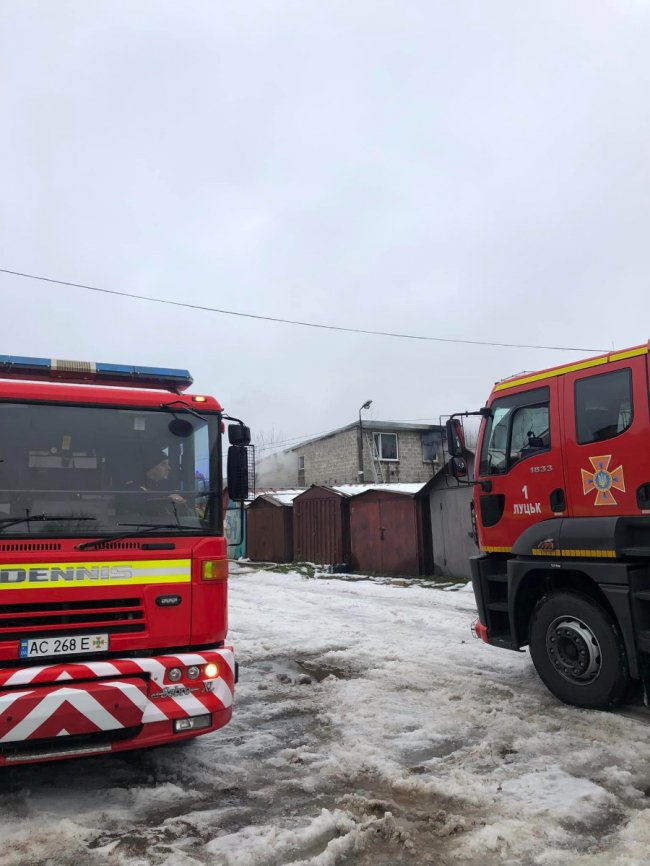 У Луцьку горів гараж. ФОТО