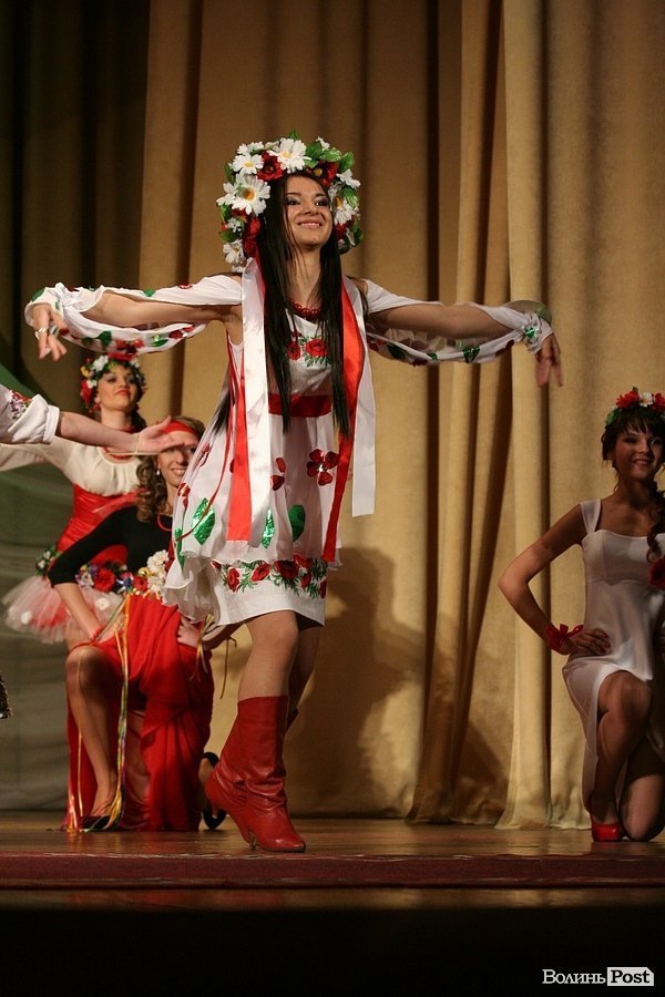 У Луцьку вибрали «Міс СНУ-2013». ФОТО