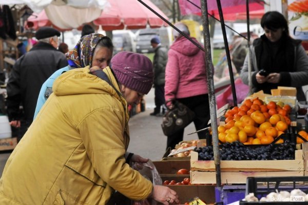 Завокзальний ринок. БУДНІ МІСТА