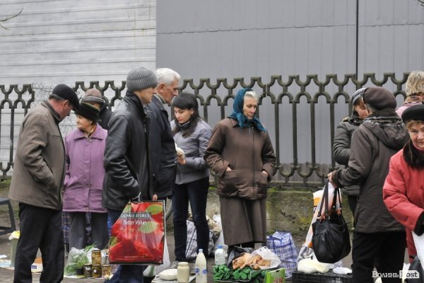 Завокзальний ринок. БУДНІ МІСТА