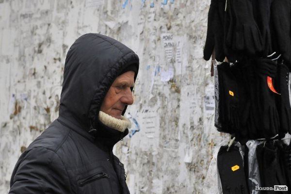 Завокзальний ринок. БУДНІ МІСТА