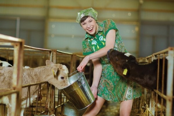 Партія регіонів і креатив: календар з фотографіями  жінок - членів партії