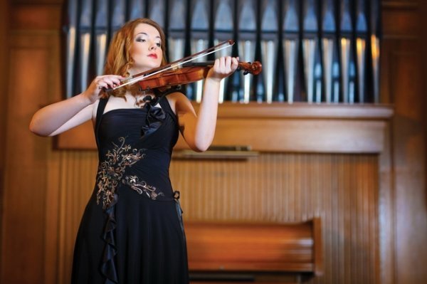 Партія регіонів і креатив: календар з фотографіями  жінок - членів партії