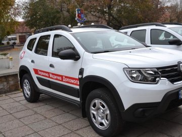 Луцьким медикам купили два нових позашляховики для виїздів на виклики