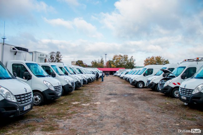 Від і до: скільки коштують машини на луцькому авторинку. ФОТО