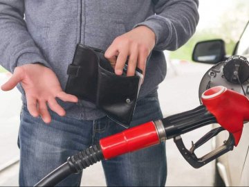 На АЗС знову подорожчало пальне