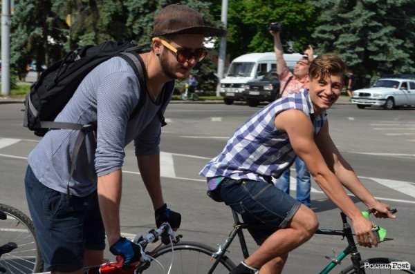 Велодень у Луцьку зібрав більше тисячі людей. ФОТО 