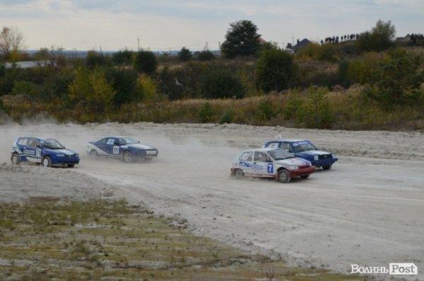 Під Луцьком змагалися автогонщики. ФОТО