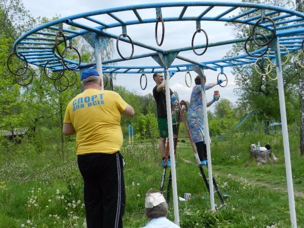 У Луцьку впорядковували спортивні майданчики. ФОТО