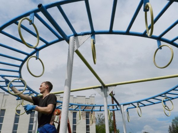 У Луцьку впорядковували спортивні майданчики. ФОТО