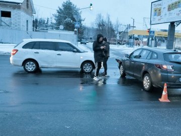 Проїхав на червоний сигнал світлофора: У Луцьку п'яний водій скоїв ДТП