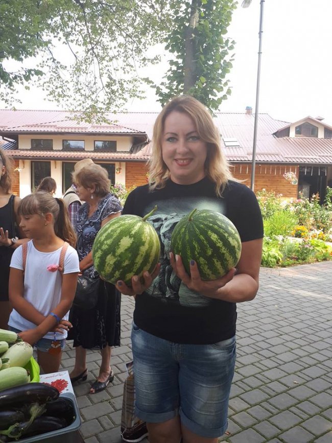 У Луцькому зоопарку зібрали урожай овочів, які садили діти. ФОТО