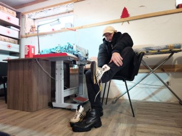 У Луцьку працює банк одягу. ВІДЕО