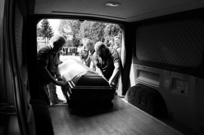 У Луцьку провели в останню дорогу ексдепутата Волиньради, захисника України Сергія Слабенка