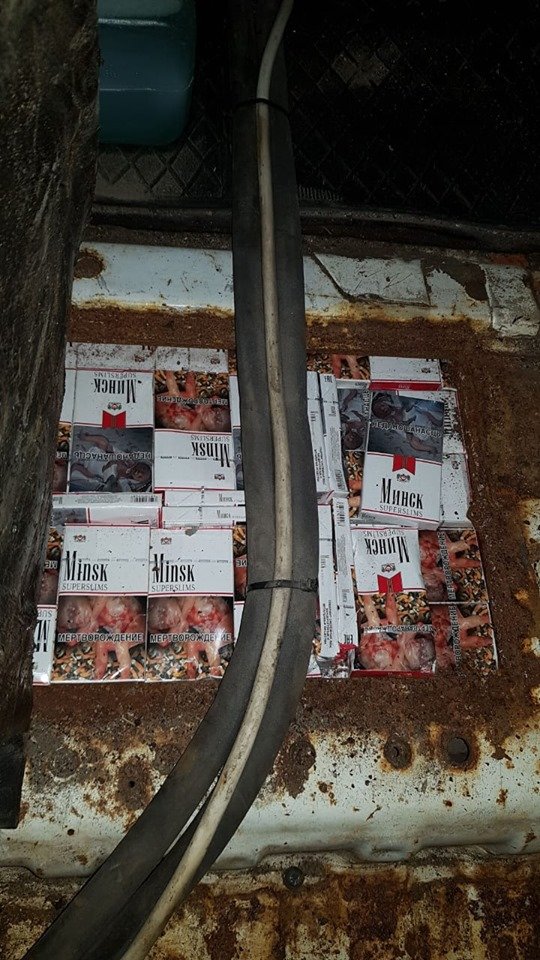 Ковельчанин хотів вивезти з України 15 ящиків контрабандних сигарет