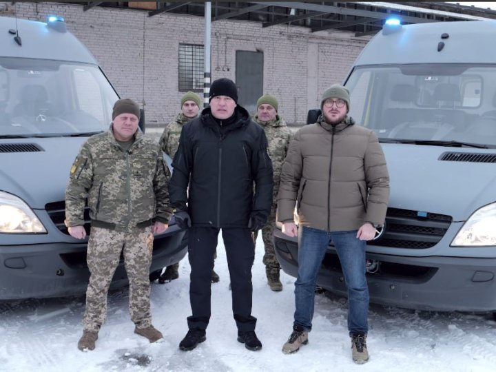 «Українська команда» передала машину «швидкої допомоги» 20 армійському корпусу