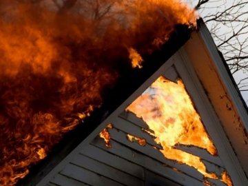 У Світязі та у Володимирі-Волинському горіли житлові будинки