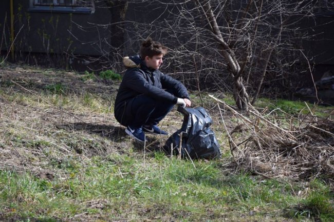 Великдень близько: Луцьк почали «зачищати» від сміття. ФОТО