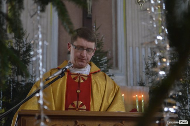Магія Різдва: у луцькому соборі відбулося урочисте богослужіння. ФОТО