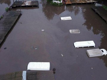 Гірше, ніж у Луцьку: Чернігів затопило після зливи. ФОТО