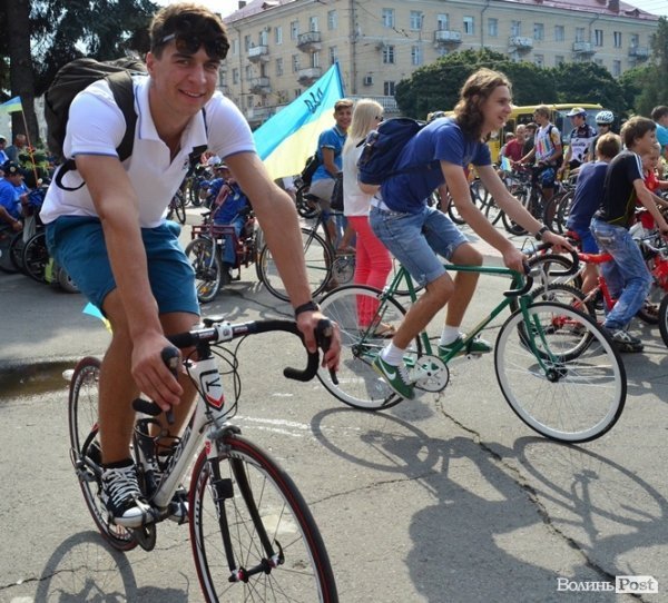 У Луцьку відбувся півтисячний велопробіг за Незалежність. ФОТО
