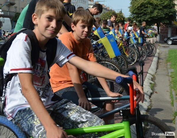 У Луцьку відбувся півтисячний велопробіг за Незалежність. ФОТО