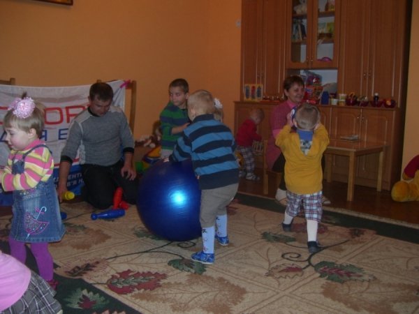 Луцьких дітей-сиріт вчили правильно рухатися. ФОТО