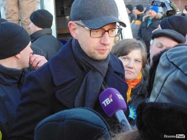 Аресеній Яценюк пішов у народ