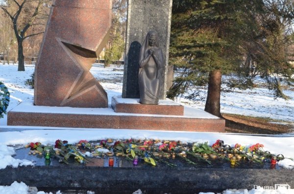 У Луцьку вшановували постраждалих чорнобильців. ФОТО