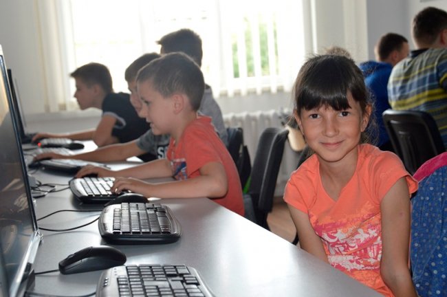 Комп’ютерна академія ШАГ організувала літній табір для дітей атовців
