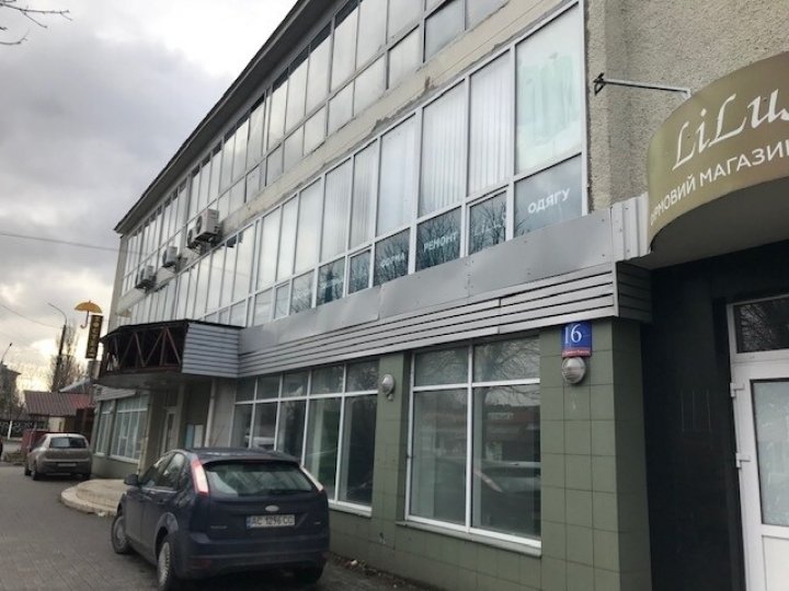 Депутати Луцькради вирішили не продавати велике комунальне приміщення на вулиці Червоного Хреста