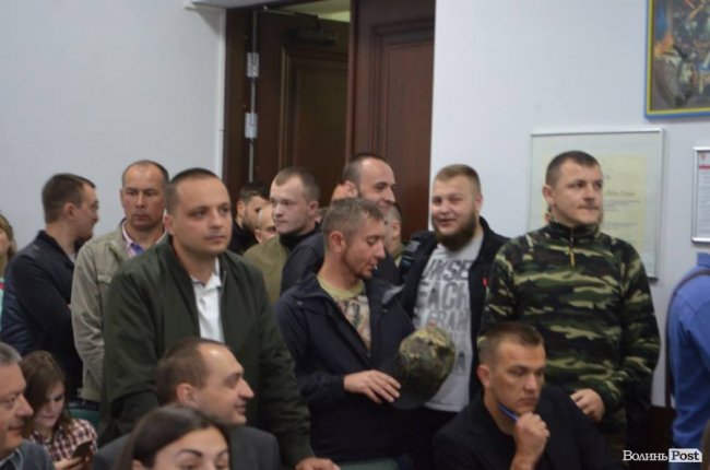 У Луцьку атовці блокують міську раду. ФОТО