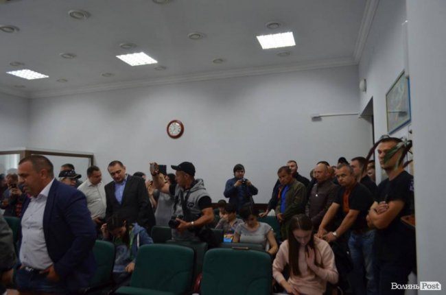 У Луцьку атовці блокують міську раду. ФОТО