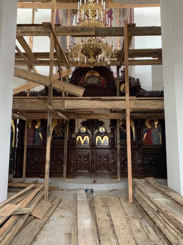 Показали, як проходить розпис університетської церкви у Луцьку