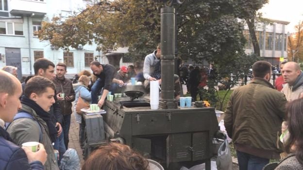 Під Верховною Радою встановили намети