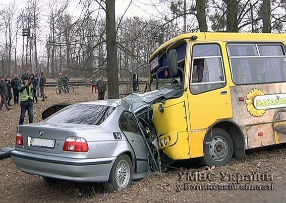 У смертельній аварії під Луцьком загинули люди