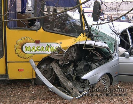 У смертельній аварії під Луцьком загинули люди