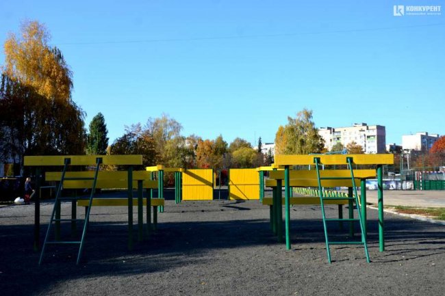 У луцькій школі відкрили військово-спортивну смугу перешкод. ФОТО