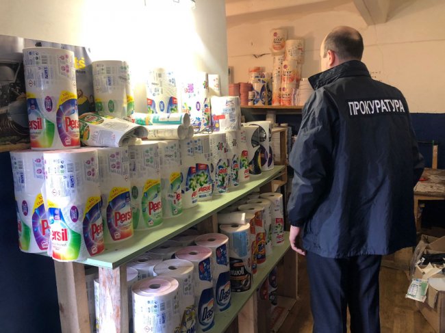 Вилучили товару на 2 мільйони: на Волині викрили масштабне підпільне виробництво побутової хімії. ФОТО