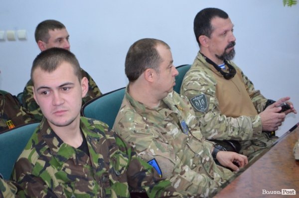 У Луцькій міській раді нагородили айдарівців. ФОТО