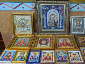 У церкві в Луцькому районі проведуть аукціон врятованих військовими ікон з Донбасу 