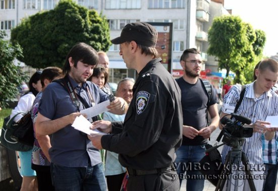 Щоб перевірити реакцію лучан, правоохоронці влаштували вибух. ФОТО. ВІДЕО