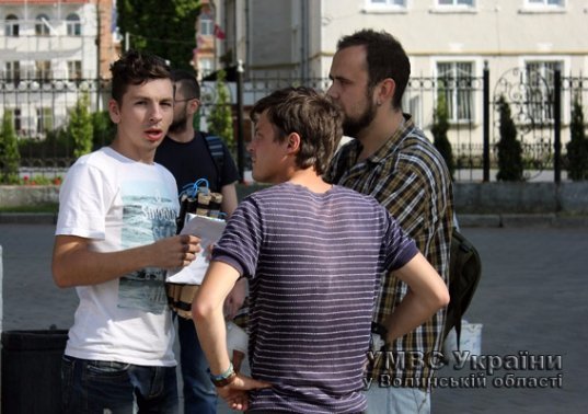 Щоб перевірити реакцію лучан, правоохоронці влаштували вибух. ФОТО. ВІДЕО