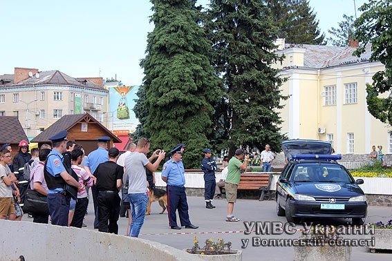 Щоб перевірити реакцію лучан, правоохоронці влаштували вибух. ФОТО. ВІДЕО