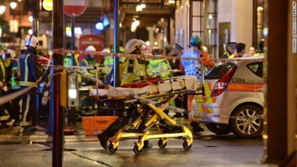 У лондонському театрі під час вистави обвалився балкон. ФОТО