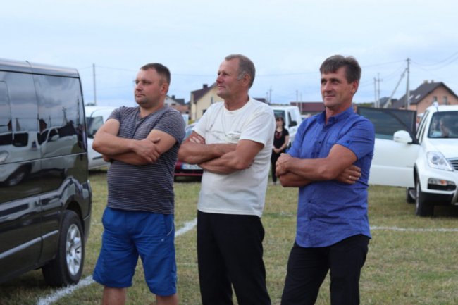 Під Луцьком влаштували автофестиваль. ФОТО